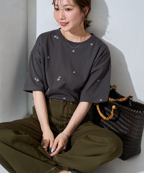 FREAK'S STORE(フリークスストア)の「限定展開 フラワー 刺繍 半袖 ビッグ Tシャツ(Tシャツ/カットソー・レディース・ブラック/ナチュラル/オフホワイト・フリ-)」の18枚目の写真