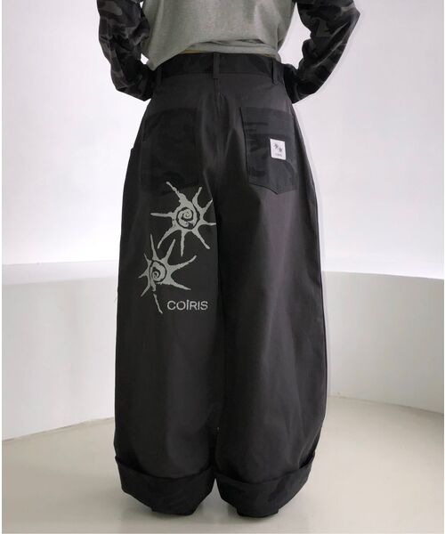 COIRIS(コイリス)の「リセンカモ配色ロールアップカモコットンパンツ(その他パンツ・レディース・チャコールグレー・FREE)」の11枚目の写真