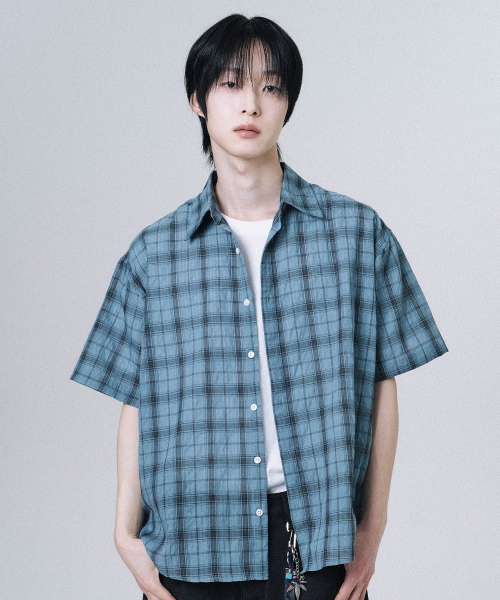 MOOVN(ムブン)の「ヴィンテージリンクルチェックハーフシャツブルー(シャツ/ブラウス・メンズ・その他・LARGE/MEDIUM)」の2枚目の写真