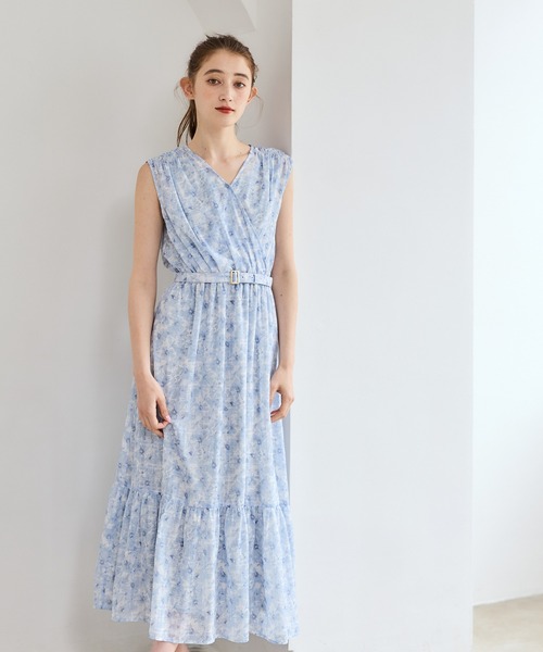 12Twelve Agenda(トゥエルブ アジェンダ)の「カシュクール花柄ロングワンピース(ワンピース・レディース・ブラック/サックスブルー・M)」の2枚目の写真