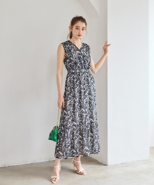 12Twelve Agenda(トゥエルブ アジェンダ)の「カシュクール花柄ロングワンピース(ワンピース・レディース・ブラック/サックスブルー・M)」の19枚目の写真