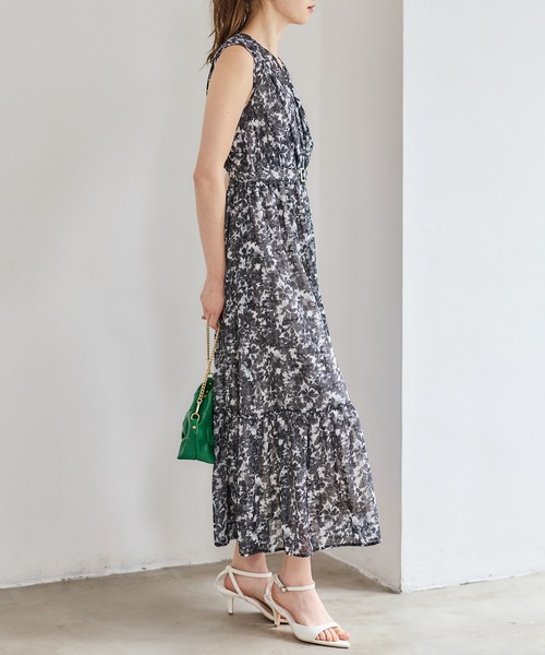 12Twelve Agenda(トゥエルブ アジェンダ)の「カシュクール花柄ロングワンピース(ワンピース・レディース・ブラック/サックスブルー・M)」の14枚目の写真