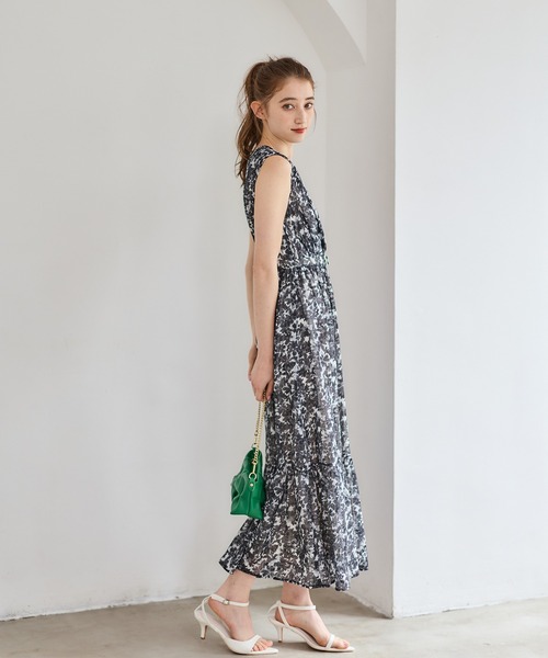 12Twelve Agenda(トゥエルブ アジェンダ)の「カシュクール花柄ロングワンピース(ワンピース・レディース・ブラック/サックスブルー・M)」の20枚目の写真