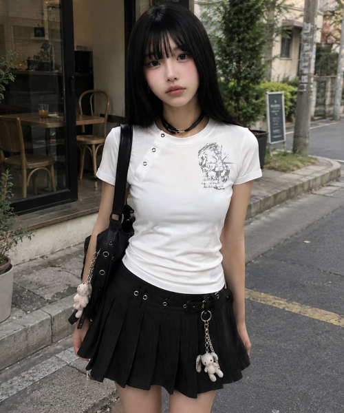 DAMISH（ダミシュ）の「ポニーグラフィック斜めボタンTシャツ_アイボリー（Tシャツ/カットソー・レディース・アイボリー・OS）」の5枚目の写真