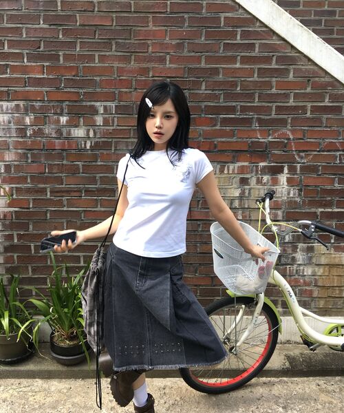 DAMISH（ダミシュ）の「ポニーグラフィック斜めボタンTシャツ_アイボリー（Tシャツ/カットソー・レディース・アイボリー・OS）」の6枚目の写真