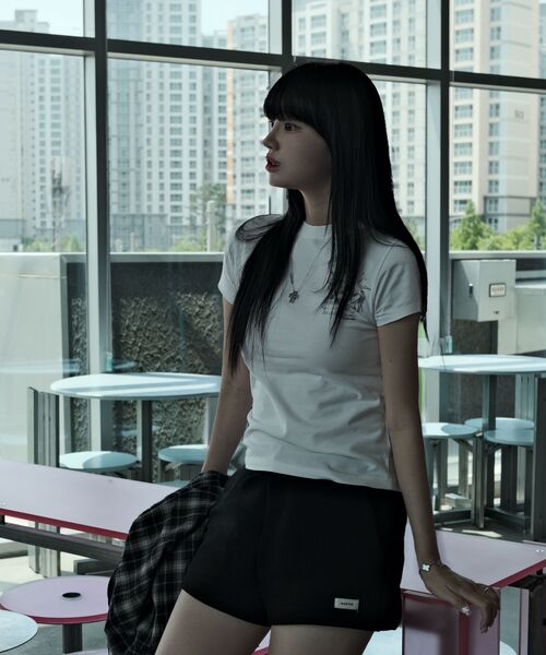DAMISH（ダミシュ）の「ポニーグラフィック斜めボタンTシャツ_アイボリー（Tシャツ/カットソー・レディース・アイボリー・OS）」の2枚目の写真