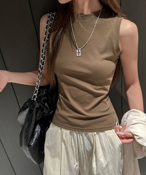 meJane(ミージェーン)の「ノースリーブTシャツ(タンクトップ・レディース・ホワイト/カーキ/ブラウン/ブラック/グレー・FREE)」の5枚目の写真