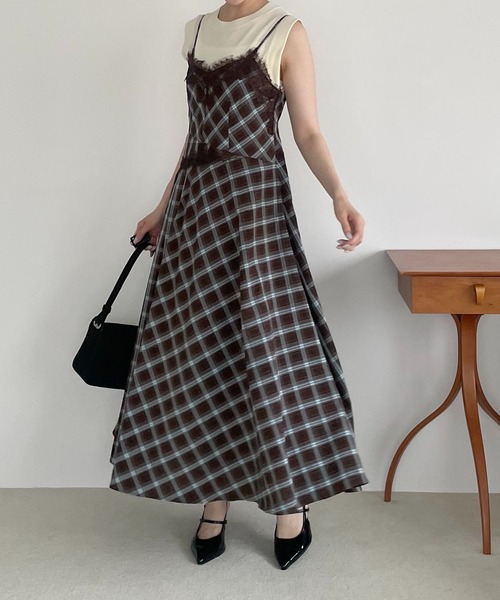 mysty woman（ミスティウーマン）の「シアーノースリニット　1047001（ニット/セーター・レディース・ブラック/オフホワイト/ボルドー・FREE）」の17枚目の写真