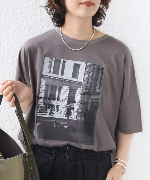+81BRANCA(ハチイチブランカ)の「【SHIPS別注】81BRANCA: 5分袖 ロゴ・フォト TEE(Tシャツ/カットソー・レディース・ライトホワイト/ダークグレー/ホワイト・ONE SIZE)」の8枚目の写真