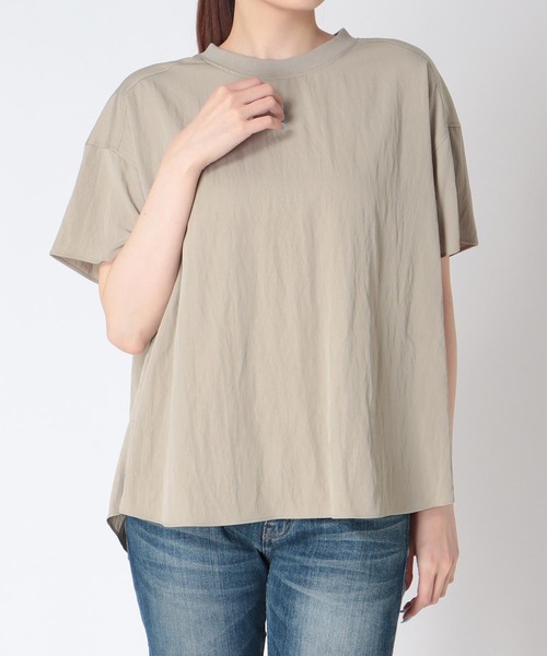 Jines(ジネス)の「クルーネックハーフスリーブTブラウス(Tシャツ/カットソー・レディース・ベージュ/チャコールグレー/モカ/ブラック・38)」の4枚目の写真