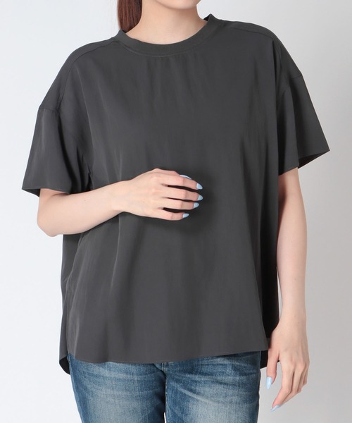 Jines(ジネス)の「クルーネックハーフスリーブTブラウス(Tシャツ/カットソー・レディース・ベージュ/チャコールグレー/モカ/ブラック・38)」の3枚目の写真
