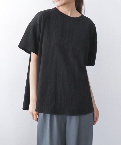Jines(ジネス)の「クルーネックハーフスリーブTブラウス(Tシャツ/カットソー・レディース・ベージュ/チャコールグレー/モカ/ブラック・38)」の5枚目の写真
