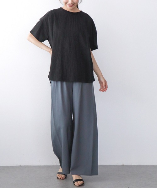 Jines(ジネス)の「クルーネックハーフスリーブTブラウス(Tシャツ/カットソー・レディース・ベージュ/チャコールグレー/モカ/ブラック・38)」の7枚目の写真