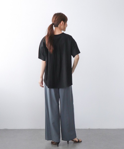 Jines(ジネス)の「クルーネックハーフスリーブTブラウス(Tシャツ/カットソー・レディース・ベージュ/チャコールグレー/モカ/ブラック・38)」の9枚目の写真