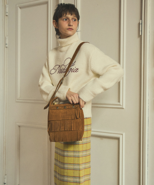 OURNOSTALGIA（アワー ノスタルジア）の「our lettering turtleneck wool knit_Ivory（ニット/セーター・レディース・アイボリー・FREE）」の4枚目の写真