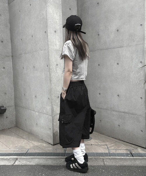 YACA(ヤーカ)の「Cutoff mini Tee/カットオフミニT(Tシャツ/カットソー・レディース・グレー/ブラック/ホワイト・FREE)」の6枚目の写真