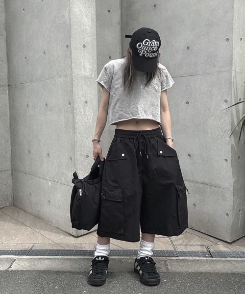 YACA(ヤーカ)の「Cutoff mini Tee/カットオフミニT(Tシャツ/カットソー・レディース・グレー/ブラック/ホワイト・FREE)」の8枚目の写真