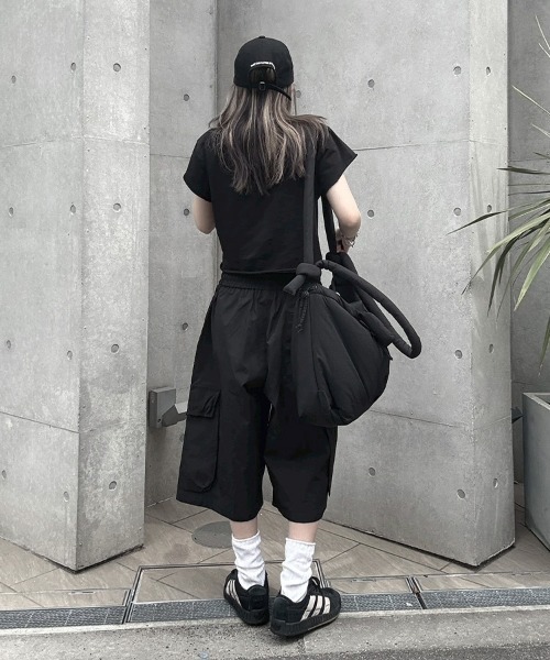 YACA(ヤーカ)の「Cutoff mini Tee/カットオフミニT(Tシャツ/カットソー・レディース・グレー/ブラック/ホワイト・FREE)」の12枚目の写真