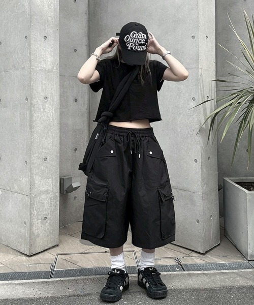 YACA(ヤーカ)の「Cutoff mini Tee/カットオフミニT(Tシャツ/カットソー・レディース・グレー/ブラック/ホワイト・FREE)」の14枚目の写真