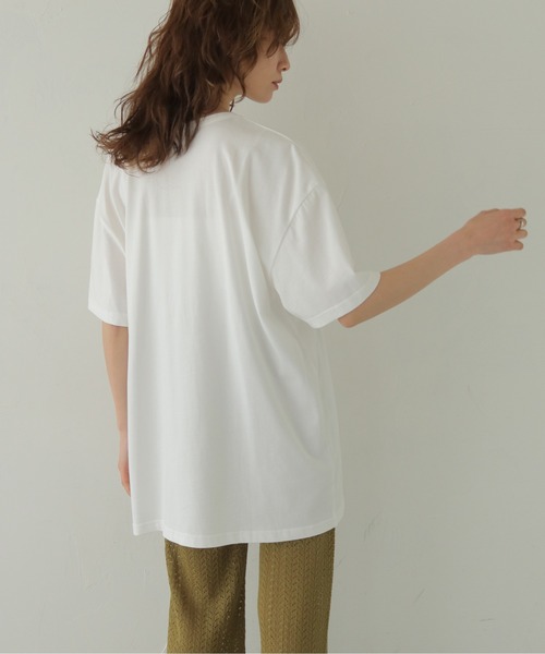 CLEIO(クレイオ)の「【CLEIO】フォトプリント オーバーサイズTシャツ PHOTO PRINT OVERSIZE TEE(Tシャツ/カットソー・レディース・チャコールグレー/オフホワイト/オートミール・FREE)」の7枚目の写真
