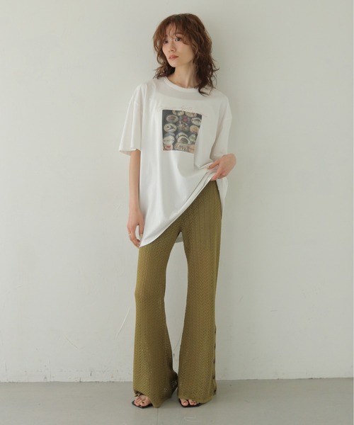 CLEIO(クレイオ)の「【CLEIO】フォトプリント オーバーサイズTシャツ PHOTO PRINT OVERSIZE TEE(Tシャツ/カットソー・レディース・チャコールグレー/オフホワイト/オートミール・FREE)」の9枚目の写真