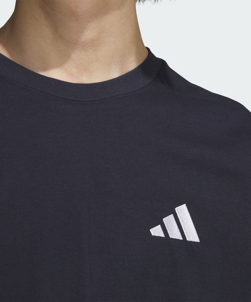 adidas(アディダス)の「エッセンシャルズ プラス ルーズフィット スモールロゴ 長袖Tシャツ / ロンT / アディダス adidas(Tシャツ/カットソー・メンズ・ダークブルー・XX-LARGE/3XL/LARGE/MEDIUM/SMALL/X-LARGE/X-SMALL)」の5枚目の写真