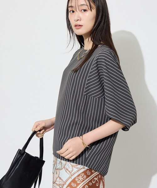 INDIVI(インディヴィ)の「【洗える/UVケア】ジョーゼットドルマンブラウス(シャツ/ブラウス・レディース・ホワイト系その他/チャコール/レッド系1・15 /13/05/38/34/19)」の13枚目の写真