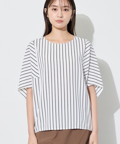 INDIVI(インディヴィ)の「【洗える/UVケア】ジョーゼットドルマンブラウス(シャツ/ブラウス・レディース・ホワイト系その他/チャコール/レッド系1・15 /13/05/38/34/19)」の17枚目の写真
