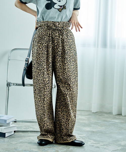 FREAK'S STORE(フリークスストア)の「RED KAP × FREAK'S STORE/レッドキャップ 別注 紐付きイージーパンツ(その他パンツ・レディース・ブラウン/ワンウォッシュ/ベージュ/オリーブ/ダークブラウン/ナチュラル/その他2/サックスブルー/レオパード/ブラック・SMALL/MEDIUM)」の1枚目の写真