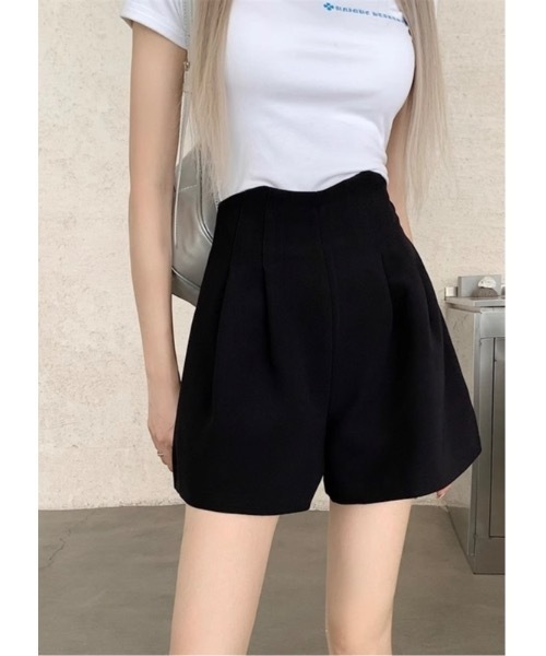 SALTMINT(ソルトミント)の「タック ハイウエストショートパンツ(その他パンツ・レディース・ブラウン/ブラック・S/M)」の1枚目の写真