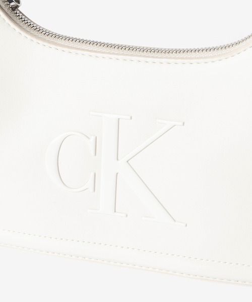 Calvin Klein(カルバン・クライン)の「Calvin Klein カルバンクライン BOLD CK SMALL SHOULDER BAG ショルダーバッグ(ショルダーバッグ・レディース・ホワイト/ブラック・FREE)」の7枚目の写真