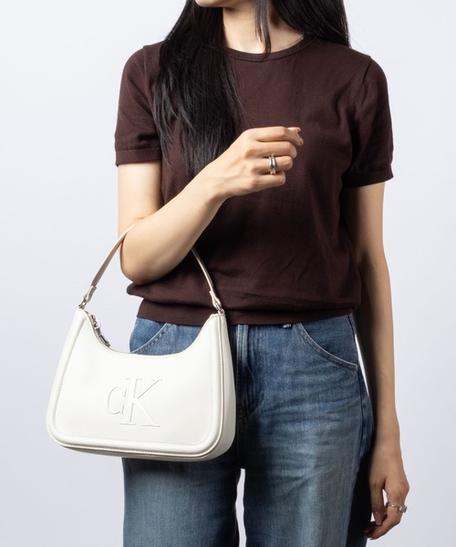 Calvin Klein(カルバン・クライン)の「Calvin Klein カルバンクライン BOLD CK SMALL SHOULDER BAG ショルダーバッグ(ショルダーバッグ・レディース・ホワイト/ブラック・FREE)」の19枚目の写真