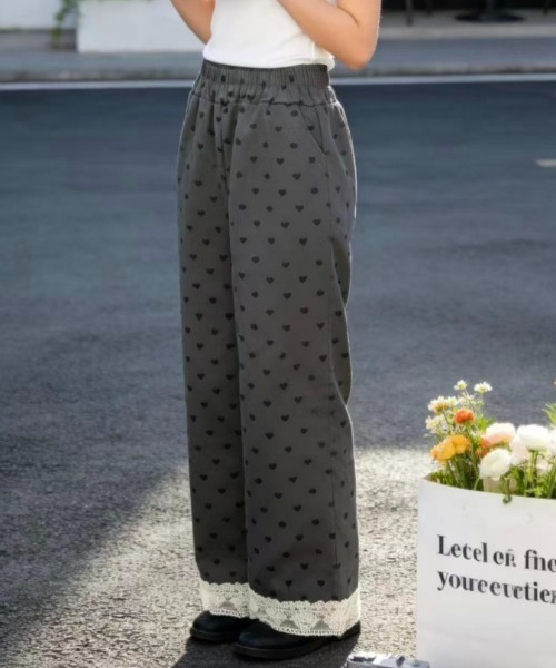 Ritzy（リッツィー）の「ハート柄・裾レースパンツ（デニムパンツ・レディース・ダークグレー/ベージュ・LARGE/MEDIUM）」の5枚目の写真