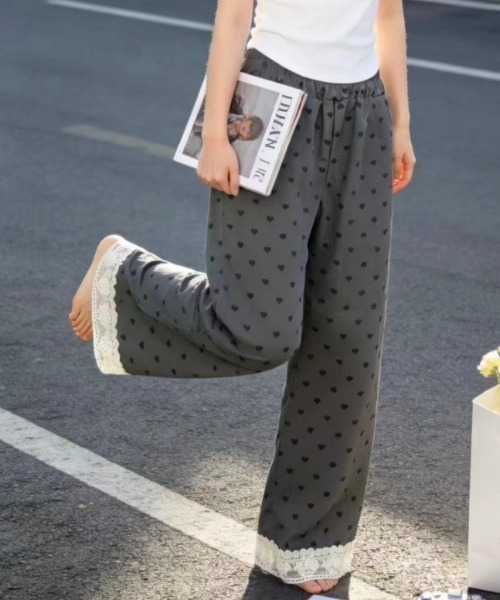 Ritzy（リッツィー）の「ハート柄・裾レースパンツ（デニムパンツ・レディース・ダークグレー/ベージュ・LARGE/MEDIUM）」の7枚目の写真