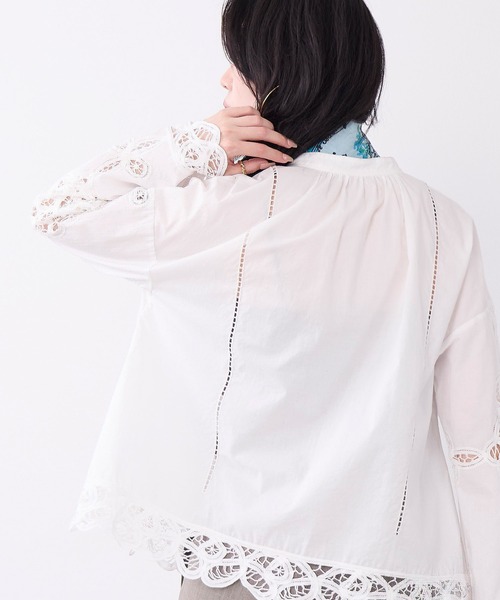 MICA&DEAL(マイカ&ディール)の「スタンドカラーバテンレース刺繍ブラウス(シャツ/ブラウス・レディース・ブラック/オフホワイト・FREE)」の7枚目の写真