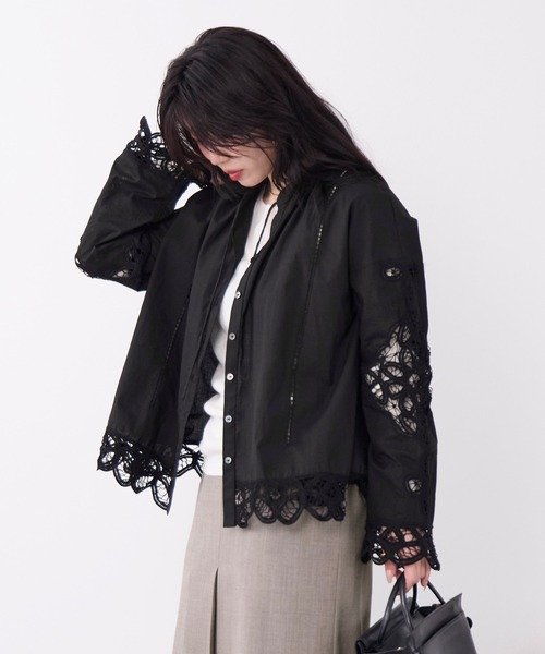 MICA&DEAL(マイカ&ディール)の「スタンドカラーバテンレース刺繍ブラウス(シャツ/ブラウス・レディース・ブラック/オフホワイト・FREE)」の14枚目の写真