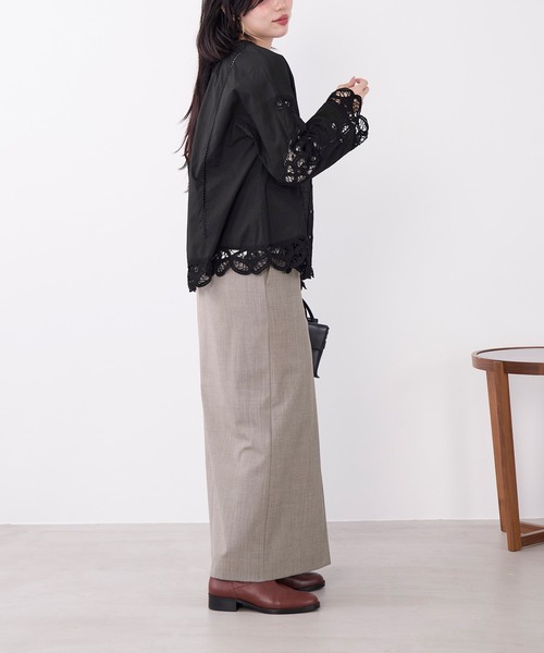 MICA&DEAL(マイカ&ディール)の「スタンドカラーバテンレース刺繍ブラウス(シャツ/ブラウス・レディース・ブラック/オフホワイト・FREE)」の17枚目の写真