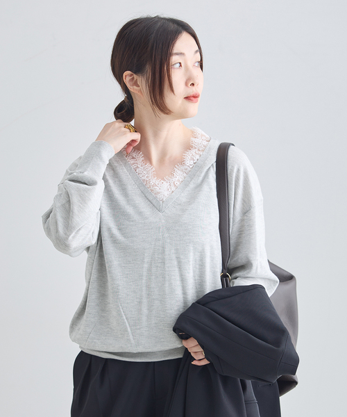 journal standard L'essage（ジャーナルスタンダードレサージュ）の「2/48 レースVネックプルオーバー（ニット/セーター・レディース・チャコールグレー/ブラック・FREE）」の2枚目の写真