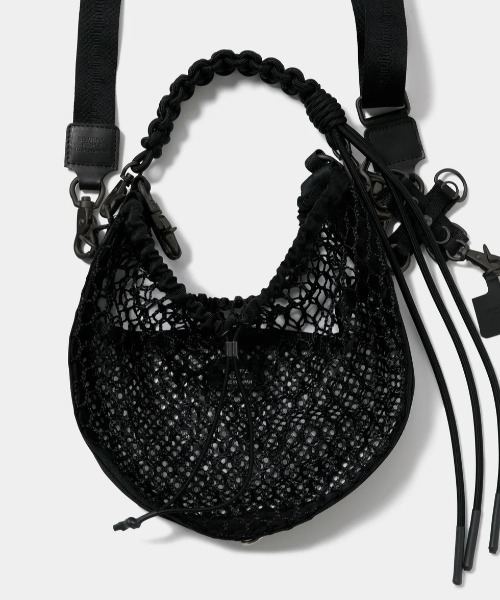 beautiful people(ビューティフルピープル)の「【beautiful people/ビューティフルピープル】over engineering mini drawstring bag/オーバーエンジニアリングミニドローストリングバッグ(ショルダーバッグ・レディース・ブラック・FREE)」の6枚目の写真
