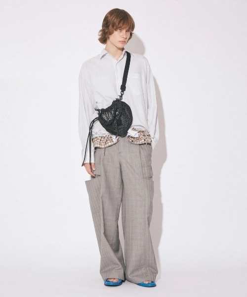 beautiful people(ビューティフルピープル)の「【beautiful people/ビューティフルピープル】over engineering mini drawstring bag/オーバーエンジニアリングミニドローストリングバッグ(ショルダーバッグ・レディース・ブラック・FREE)」の3枚目の写真