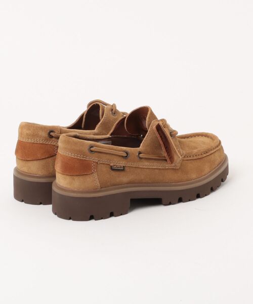 Clarks(クラークス)の「Clarks クラークス CLEYHILL BOAT【本革】メンズシューズ モカシン(クレイヒルボート) 26327954 ウィートスエード(モカシン/デッキシューズ・メンズ・ライトブラウン・27.0cm/26.5cm/26.0cm/25.5cm/25.0cm)」の2枚目の写真