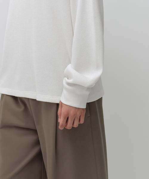 MUSINSA STANDARD（ムシンサスタンダード）の「ピグメントワッフル長袖Tシャツ[オフホワイト]（Tシャツ/カットソー・メンズ・その他・X-LARGE/2XL/MEDIUM/LARGE）」の5枚目の写真