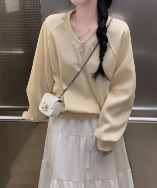 VIVID LADY(ビビッドレディー)の「Vネック 長袖ラグランスウェット(スウェット・レディース・グレー/チャコールグレー/クリーム・FREE)」の18枚目の写真