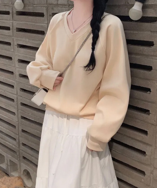 VIVID LADY(ビビッドレディー)の「Vネック 長袖ラグランスウェット(スウェット・レディース・グレー/チャコールグレー/クリーム・FREE)」の19枚目の写真