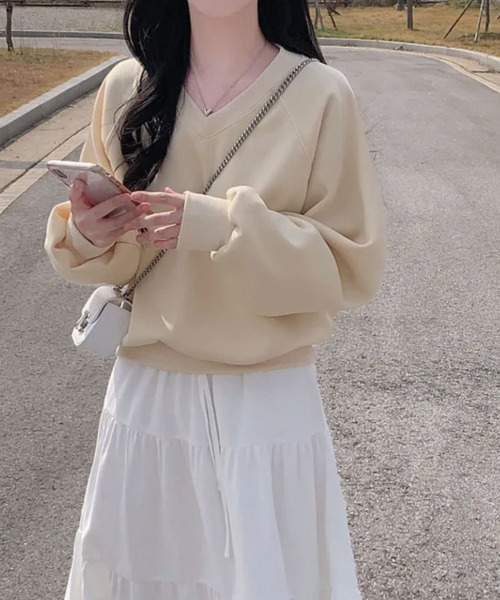 VIVID LADY(ビビッドレディー)の「Vネック 長袖ラグランスウェット(スウェット・レディース・グレー/チャコールグレー/クリーム・FREE)」の20枚目の写真