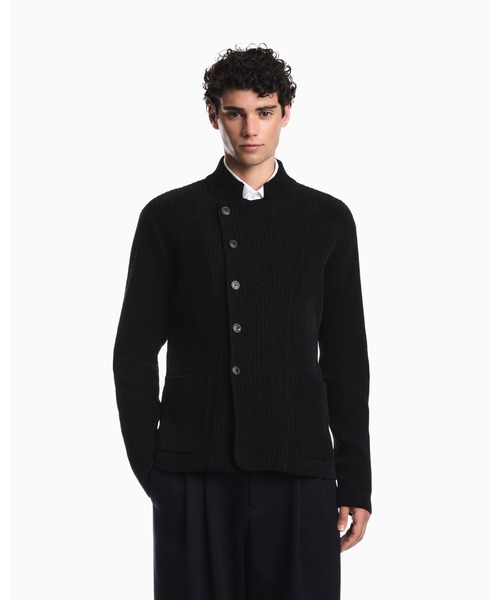 EMPORIO ARMANI(エンポリオアルマーニ)の「<オンライン限定>【エンポリオ アルマーニ】CAPSULE SIGNATURE ジャケット リブニット オフセンターフロント(テーラードジャケット・メンズ・ブラック×ブルー・52/50/48/46)」の1枚目の写真