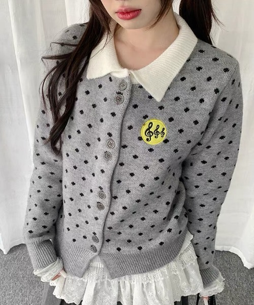 AsRiRe(アスリレイ)の「26aw 音符ワッペン付き総柄バイカラーカラーニットカーディガン(カーディガン/ボレロ・レディース・グレー/ブルー・M)」の7枚目の写真