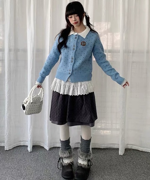 AsRiRe(アスリレイ)の「26aw 音符ワッペン付き総柄バイカラーカラーニットカーディガン(カーディガン/ボレロ・レディース・グレー/ブルー・M)」の13枚目の写真