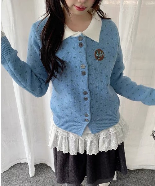 AsRiRe(アスリレイ)の「26aw 音符ワッペン付き総柄バイカラーカラーニットカーディガン(カーディガン/ボレロ・レディース・グレー/ブルー・M)」の11枚目の写真