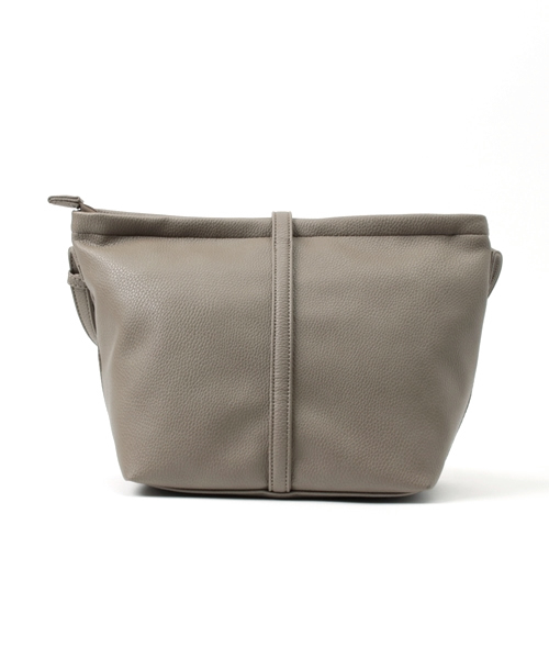 LBC(エルビーシー)の「合皮ショルダー (ショルダーバッグ・レディース・オフホワイト/ブラック/ベージュ・ONE SIZE)」の5枚目の写真